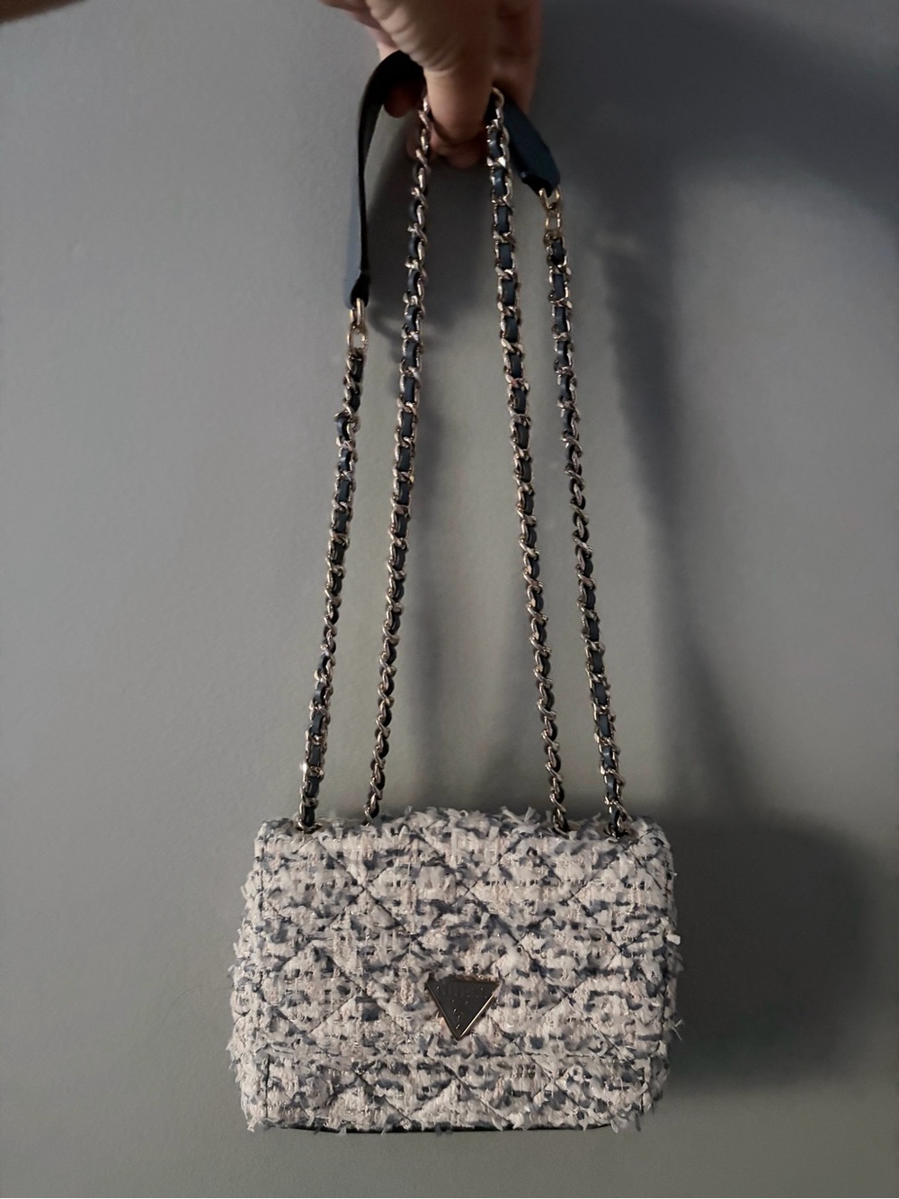 Guess Woven Tweed Chain Shoulder Bag - White & blue